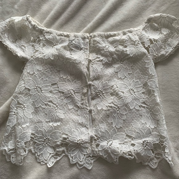 FLORAL KENDALL AND KYLIE off the shoulder top - Picture 5 of 7